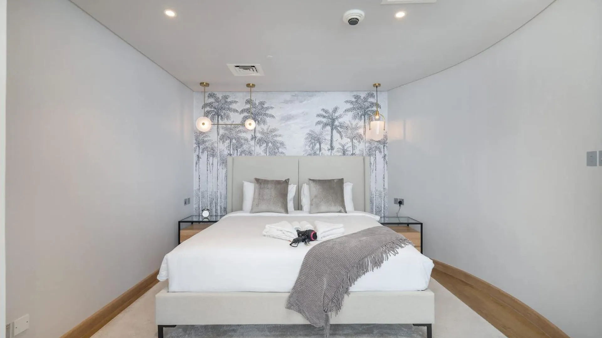 Stylish Studio Apartment With Impressive Decor And Furniture At Sky Garden! Dubai