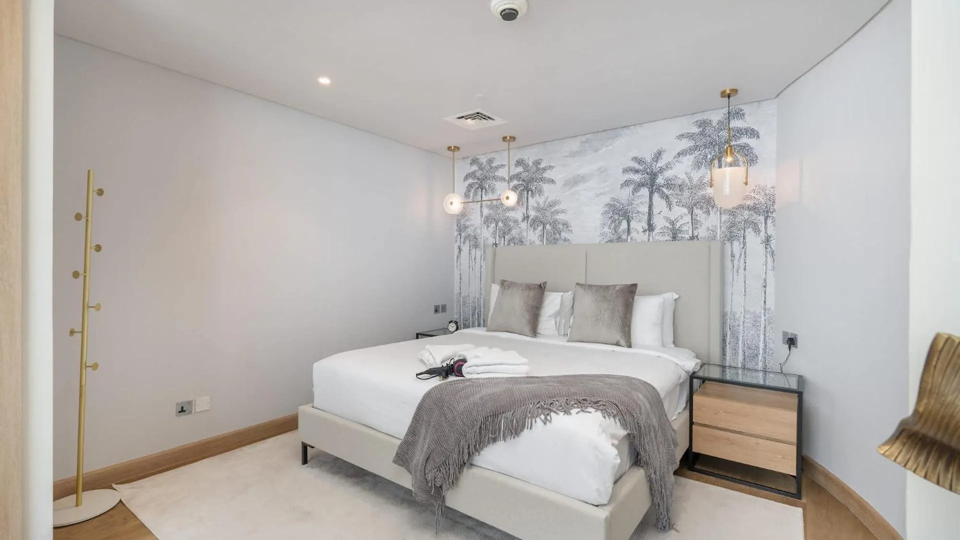 Stylish Studio Apartment With Impressive Decor And Furniture At Sky Garden! Dubai