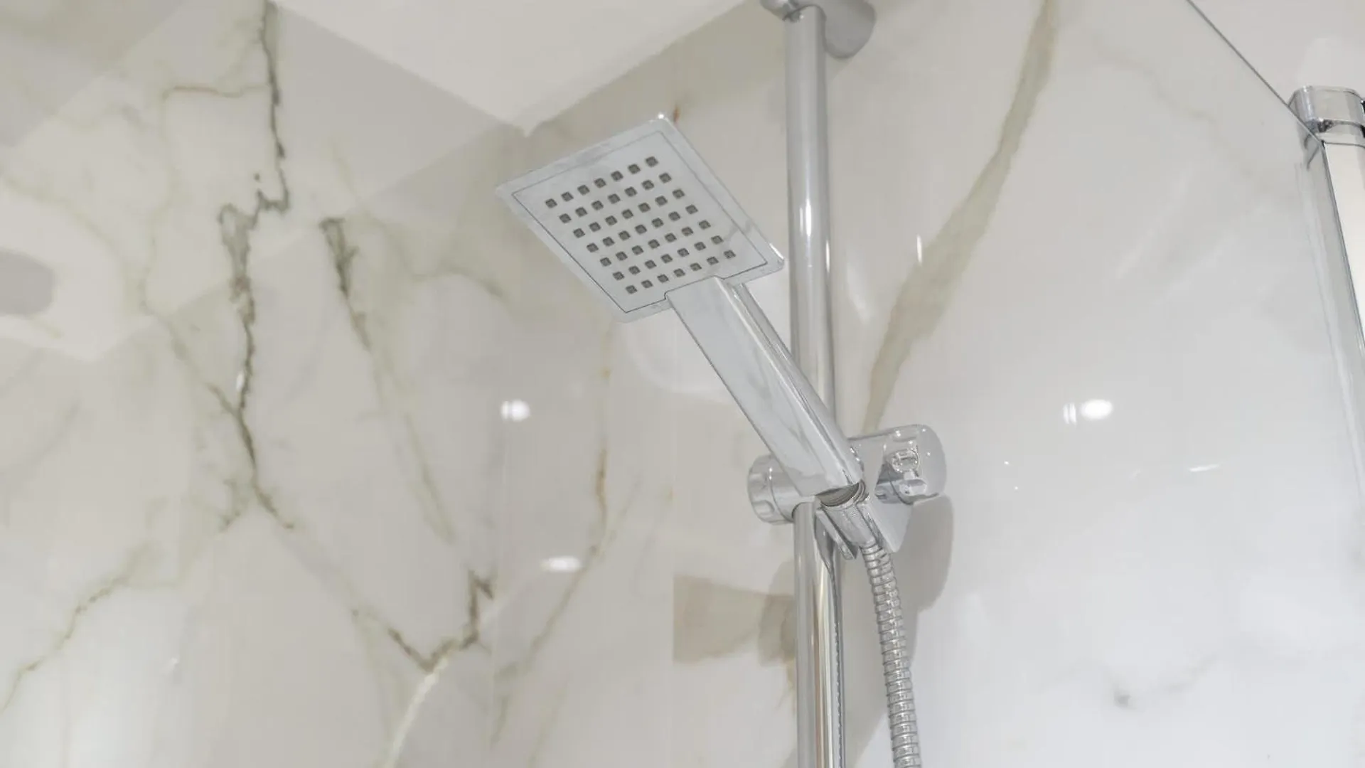 Stylish Studio Apartment With Impressive Decor And Furniture At Sky Garden! Dubai