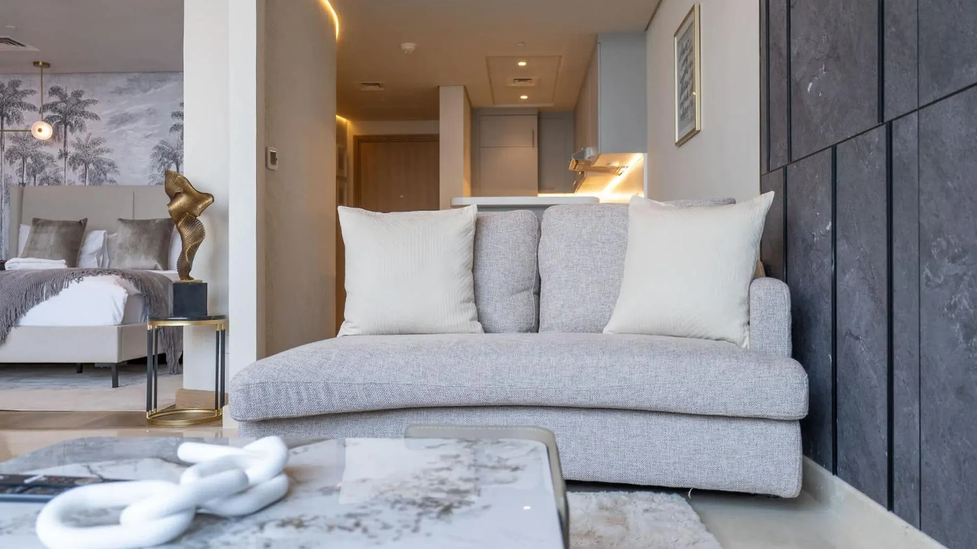 Stylish Studio Apartment With Impressive Decor And Furniture At Sky Garden! Dubai 0*,